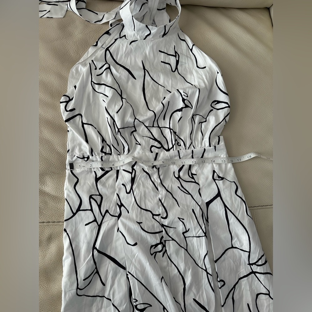 Elegant Mock Neck Sleeveless Jumpsuit NWOT - Picture 6 of 12